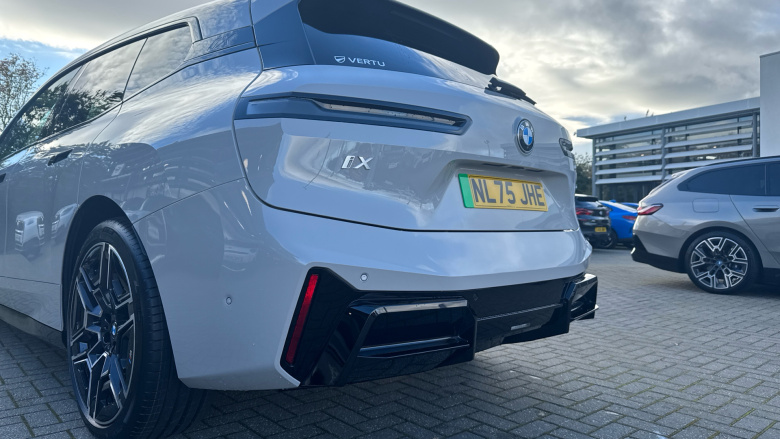 BMW iX 300kW xDrive45 M Sport 101kWh 5dr Auto [Pro Pack] Electric Estate